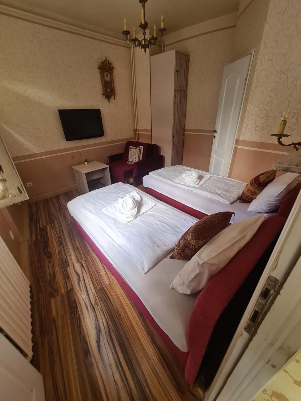 Guesthouse Nia Deluxe Сараєво Екстер'єр фото
