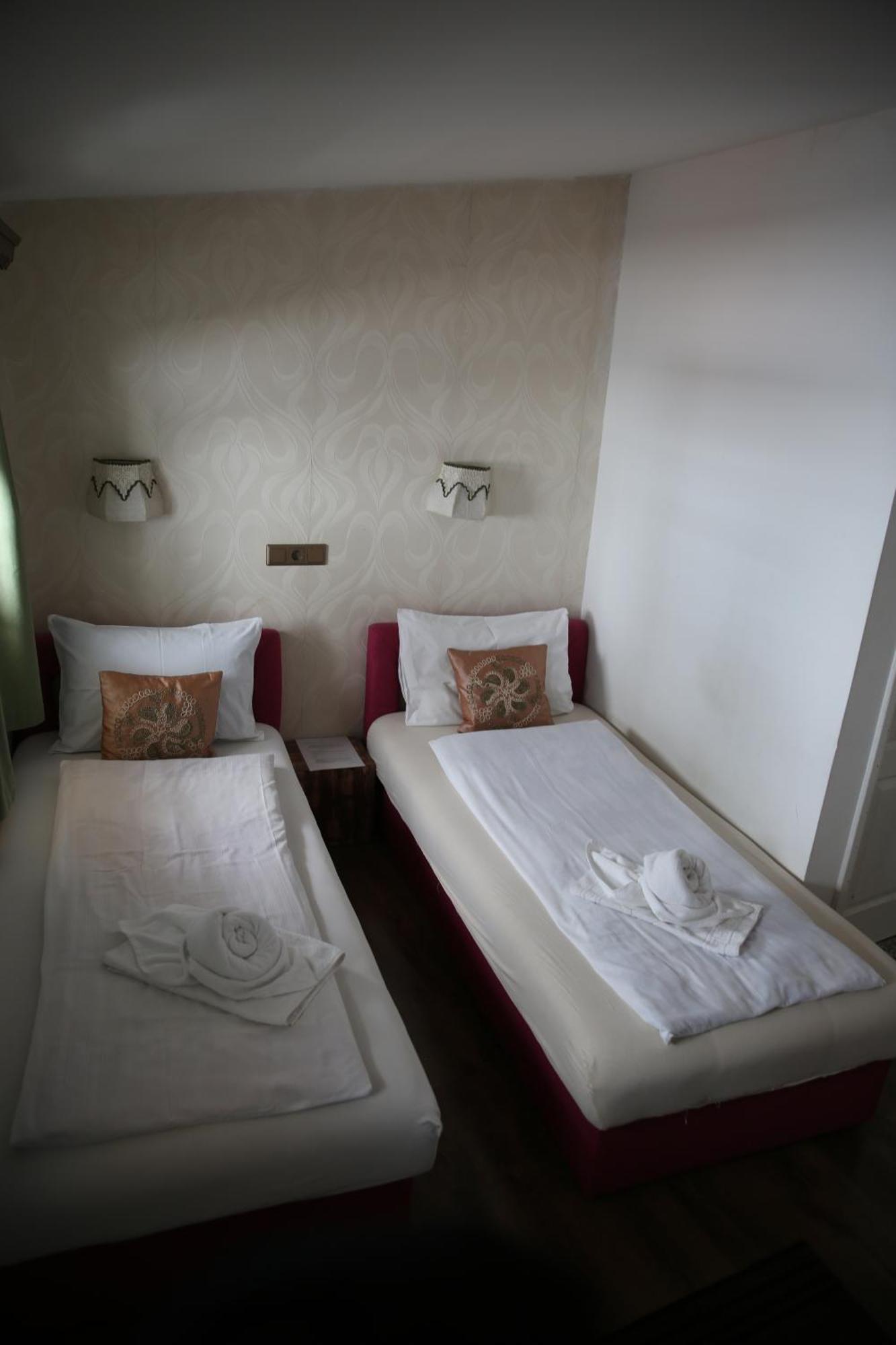 Guesthouse Nia Deluxe Сараєво Екстер'єр фото