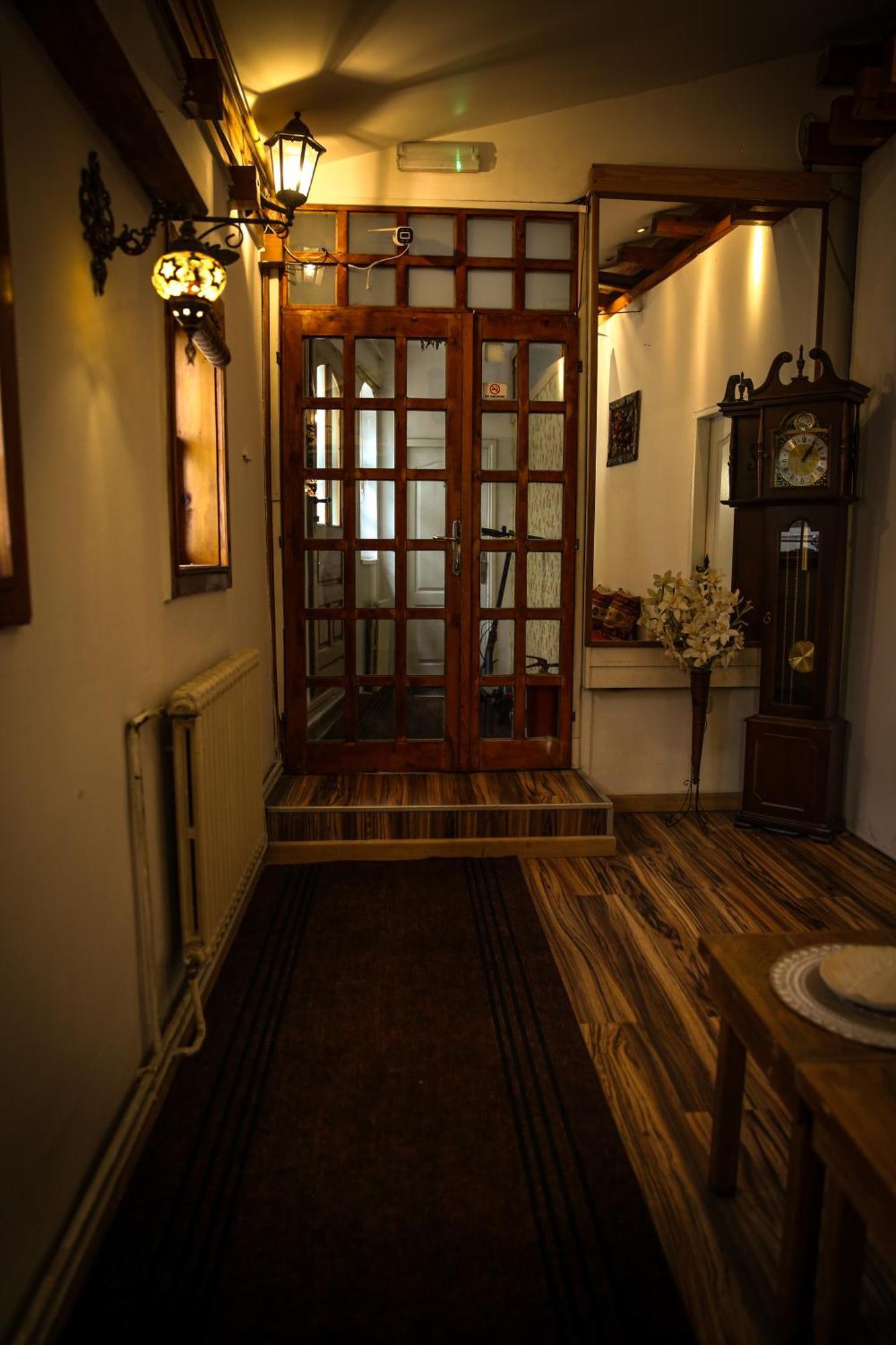 Guesthouse Nia Deluxe Сараєво Екстер'єр фото